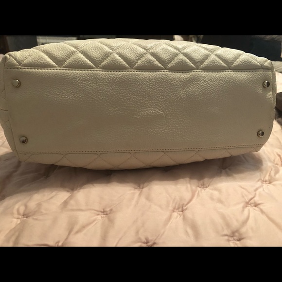 KATE SPADE OFF-WHITE QUILTED HANDBAG W CHAIN - Picture 4 of 9